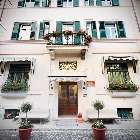 Monte Marsicano Hotel Pescasseroli Exteriör bild