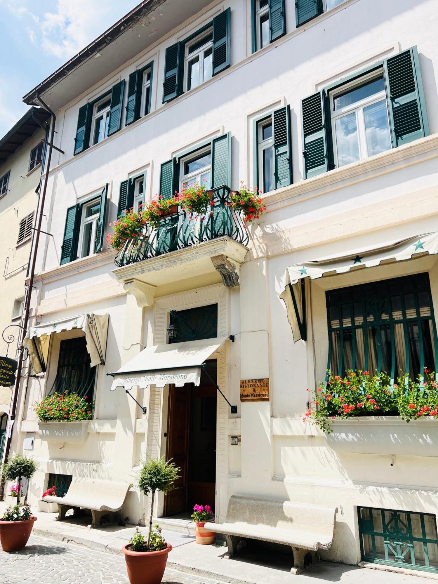 Monte Marsicano Hotel Pescasseroli Exteriör bild