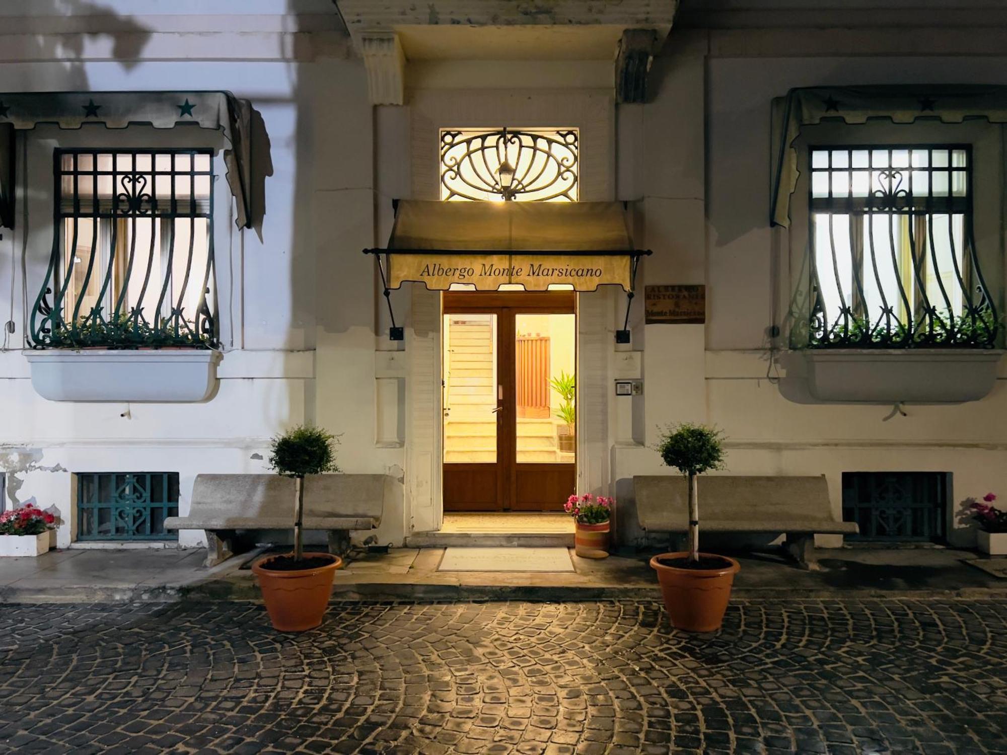 Monte Marsicano Hotel Pescasseroli Exteriör bild